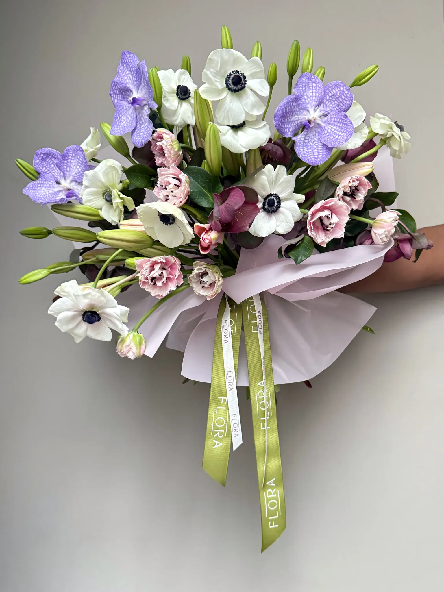 Arreglo floral creativo de FLORA